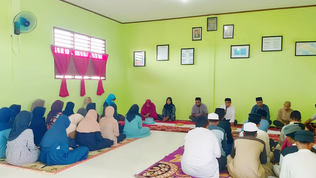 Jelang Asesmen Madrasah Tahun 2024, MTs Miftahul Khair Namlea Gelar Doa Bersama