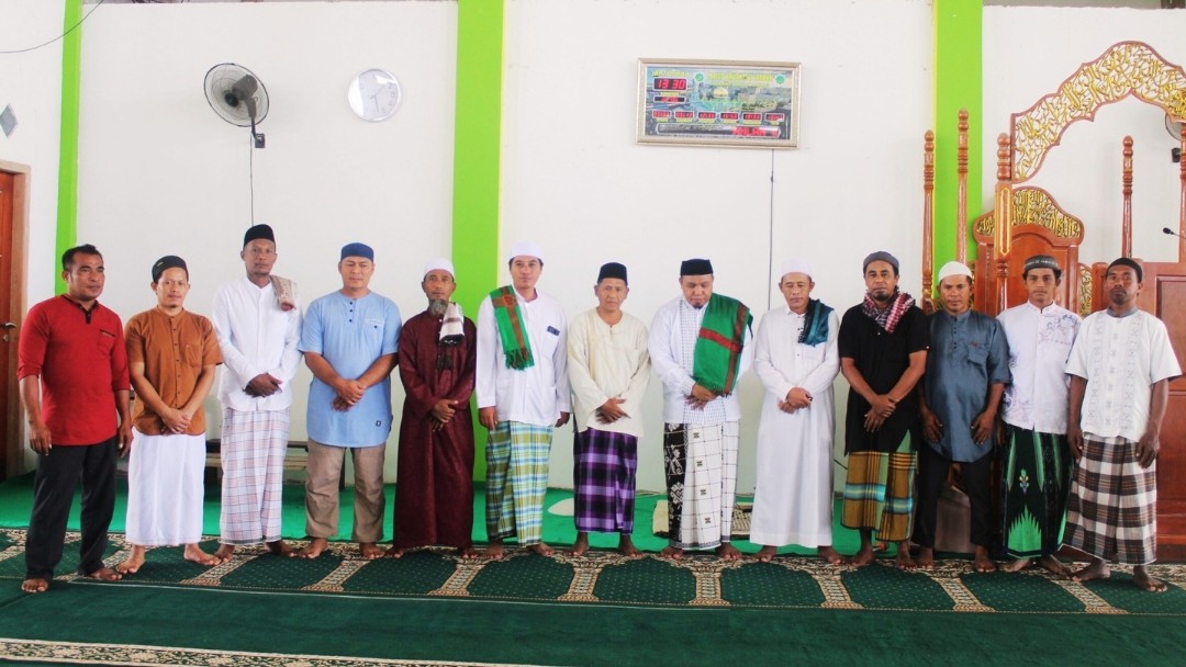 Khatib Jumat di Masjid Roudhatul Jannah Namlea, Ka.KanKemenag Buru Ajak Doakan Jemaah Haji Indonesia